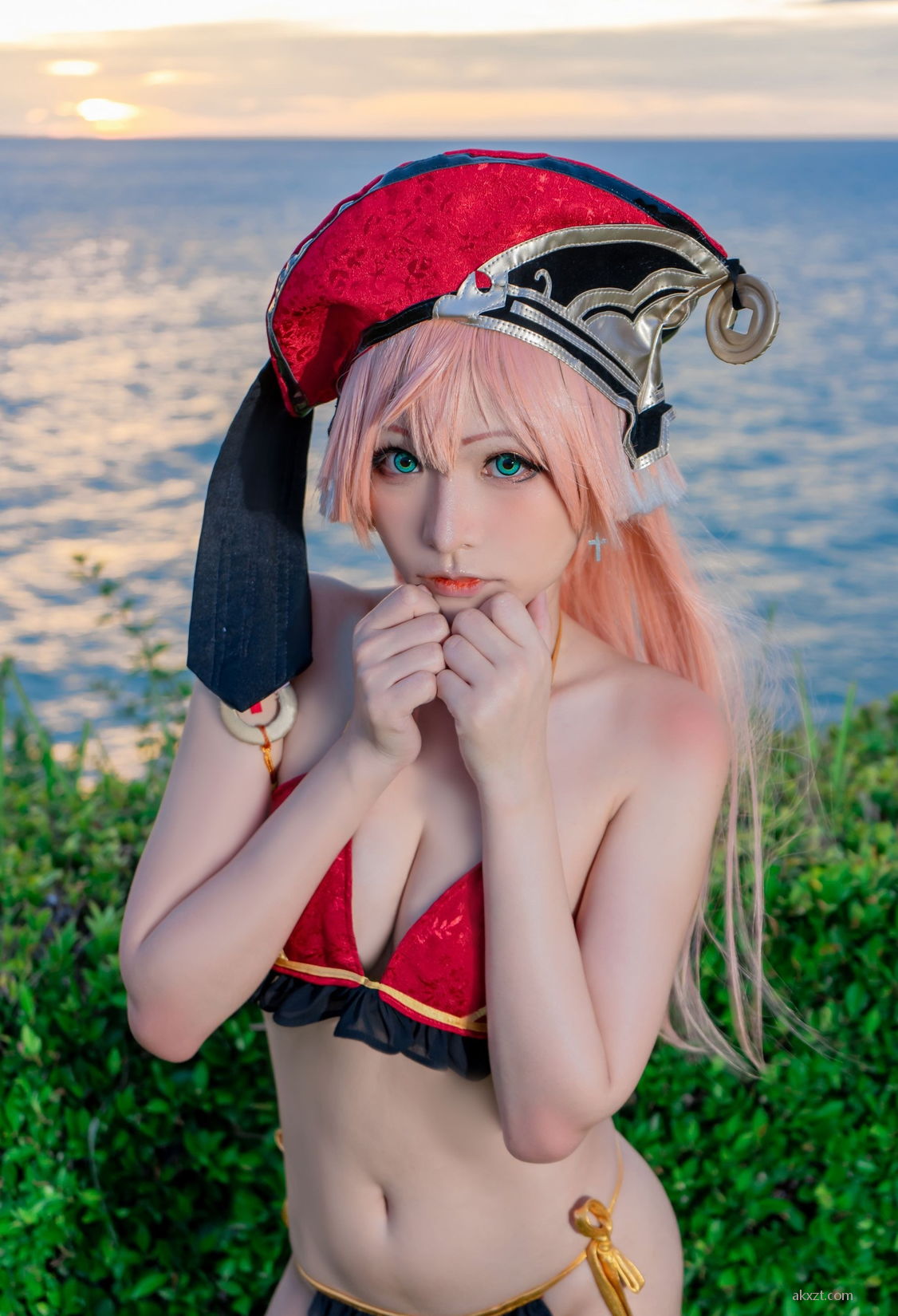 Bikini Light ʳܼ Yanfei Cosplayer ŮӰ 1ҳ 